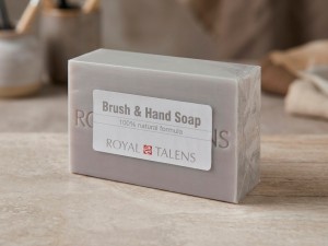 Новинка від ROYAL TALENS — мило для пензлів та рук